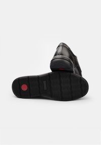 Bata Stringate sportive - schwarz