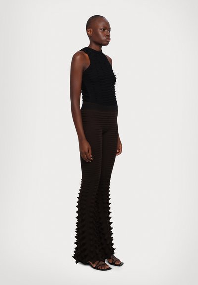Chet Lo MAXI SPIKE GRADIENT TROUSERS - Kelnės - brown