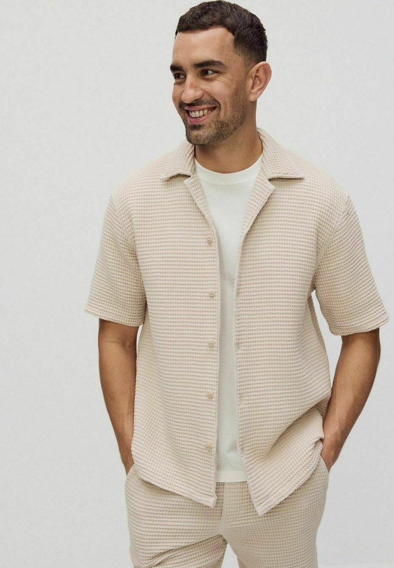 Dobber TOM OVERSIZED STRUCTURE POLO SHIRT - Skjorter - beige