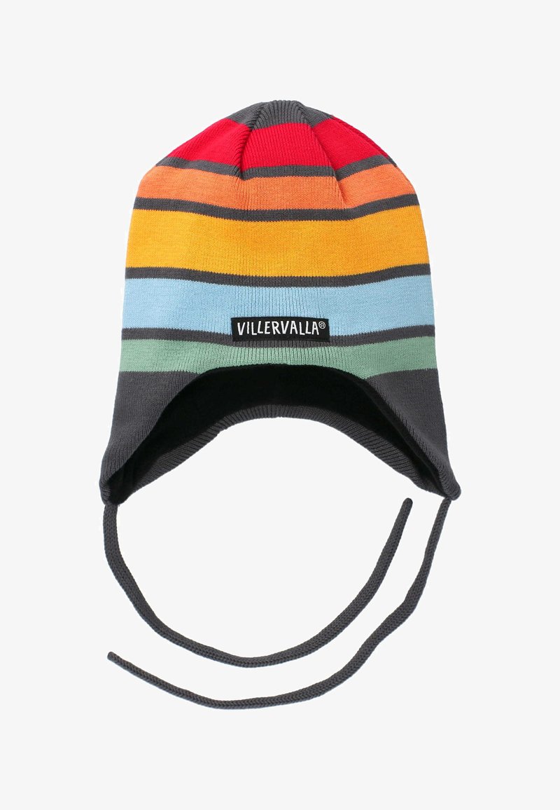 Bonnet en tricot multicolore avec des rayures verticales rouges, orange, jaunes, bleu clair, vert et gris. Équipé de rabats pour les oreilles et de liens au menton.