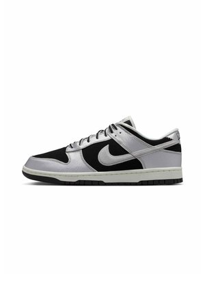 Nike Sportswear NIKE DUNK LOW RETRO SE SPORT - Sneakers - metallic black sail metallic silver- coloured