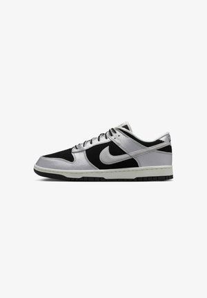 Nike Sportswear, NIKE DUNK LOW RETRO SE SPORT - Trainers - metallic black sail metallic silver- coloured