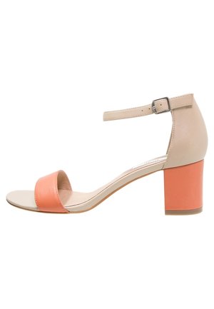 KIOMI Sandaler - coral