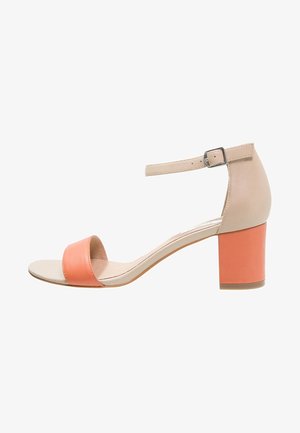 KIOMI Sandales - coral