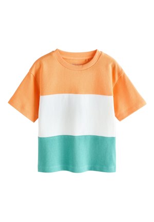 Kurzärmeliges Strick-T-Shirt mit orangefarbenem oberen, weißem mittlerem und türkisfarbenem unteren horizontalem Farbfeld, Rundhalsausschnitt und lockerer Passform.