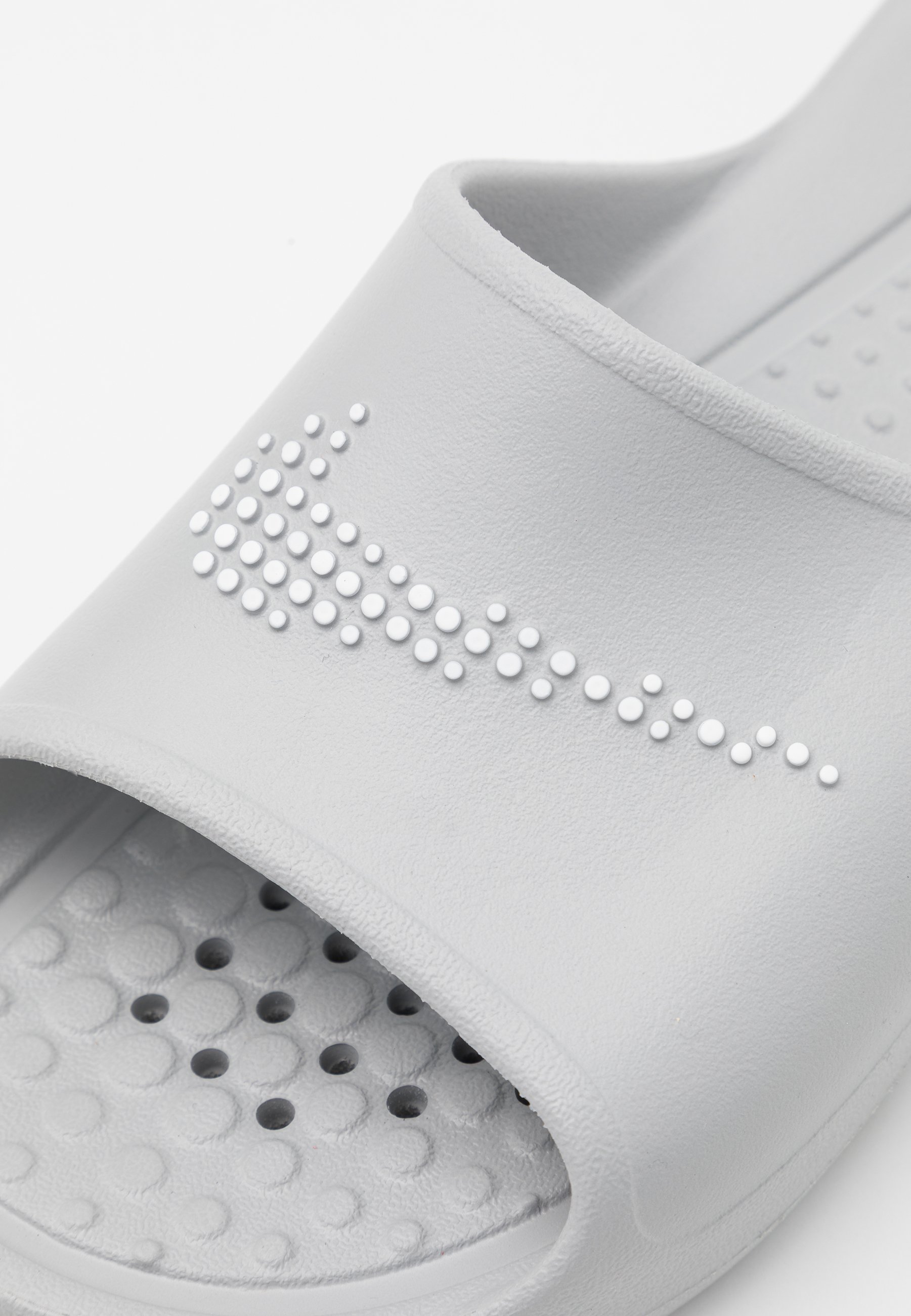 Nike Sportswear VICTORI ONE SHOWER SLIDE - Chanclas de baño - light smoke  grey/white/gris - Zalando.es