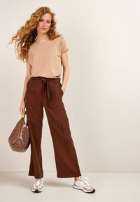 Next CAP SLEEVE - T-shirt imprimé - natural tan brown
