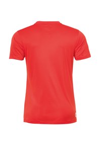 Rød atletisk t-shirt, korte ærmer, rund hals, glat tekstur, ingen synlige logoer eller mønstre, bagfra.
