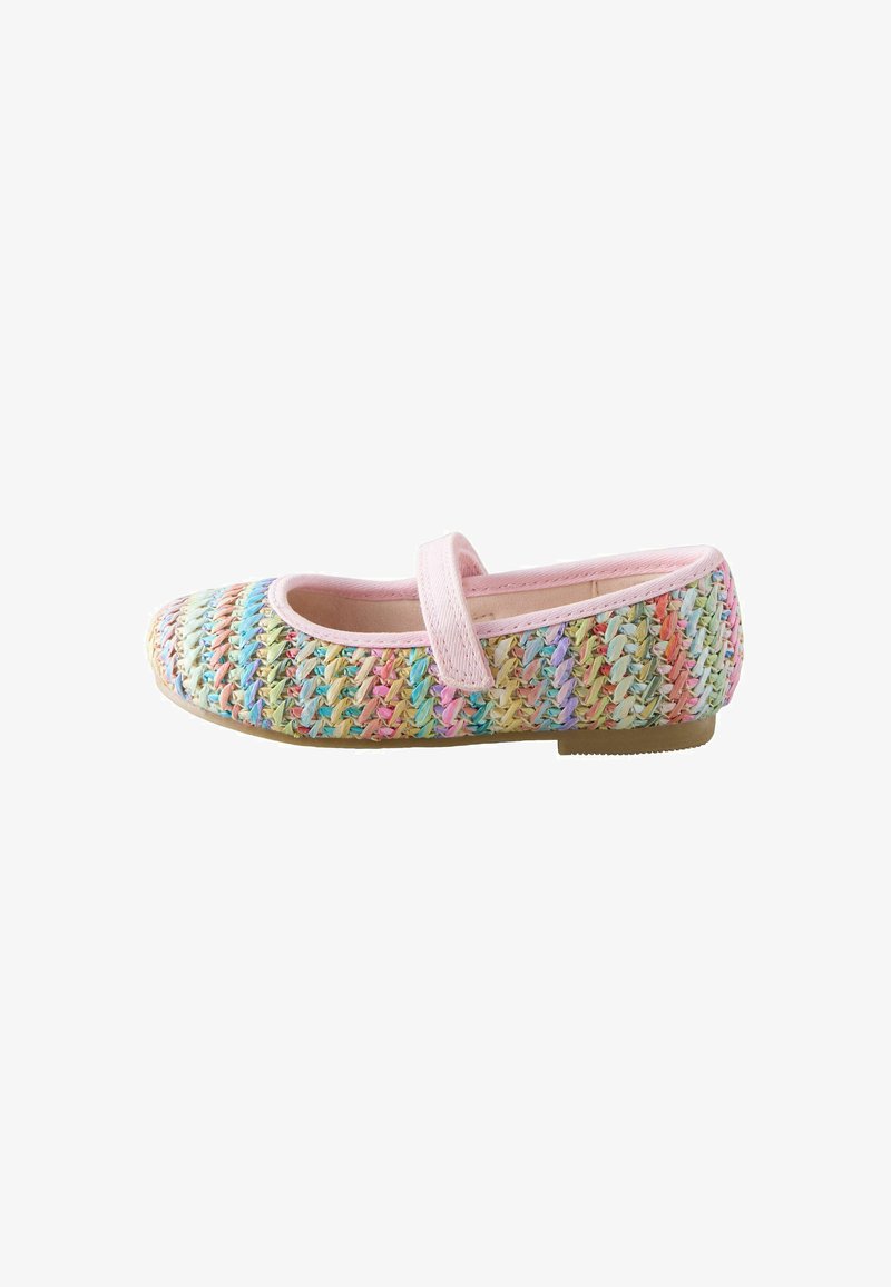Chaussure plate Mary Jane pour enfants avec dessus tissé multicolore pastel, bride et finitions roses, semelle plate en caoutchouc.