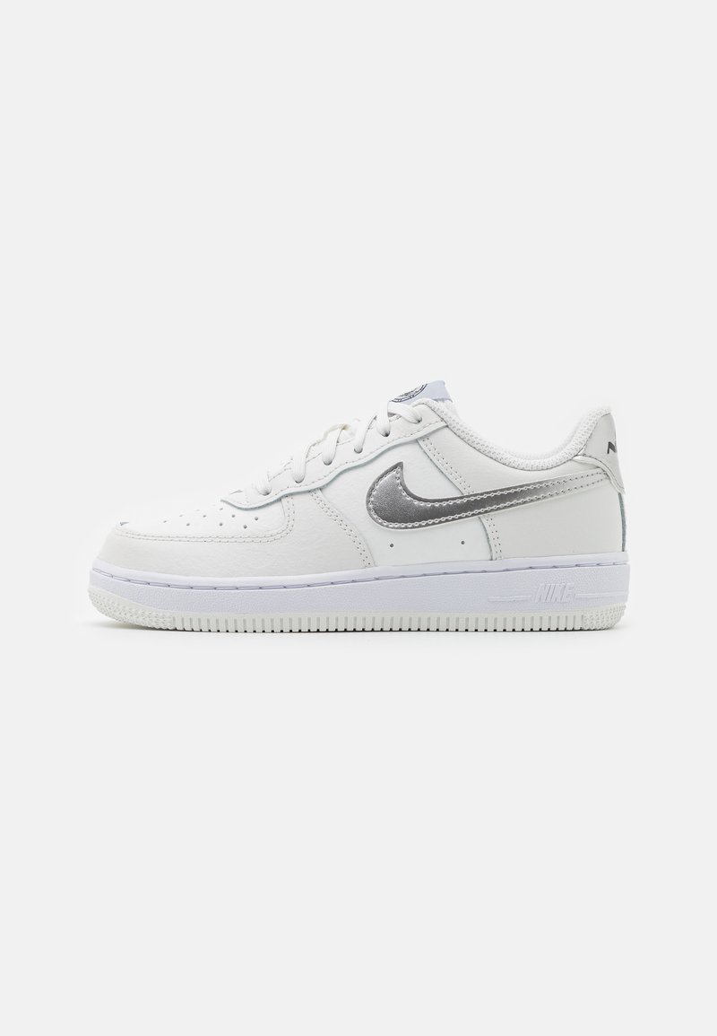 air force 1 summit white metallic silver