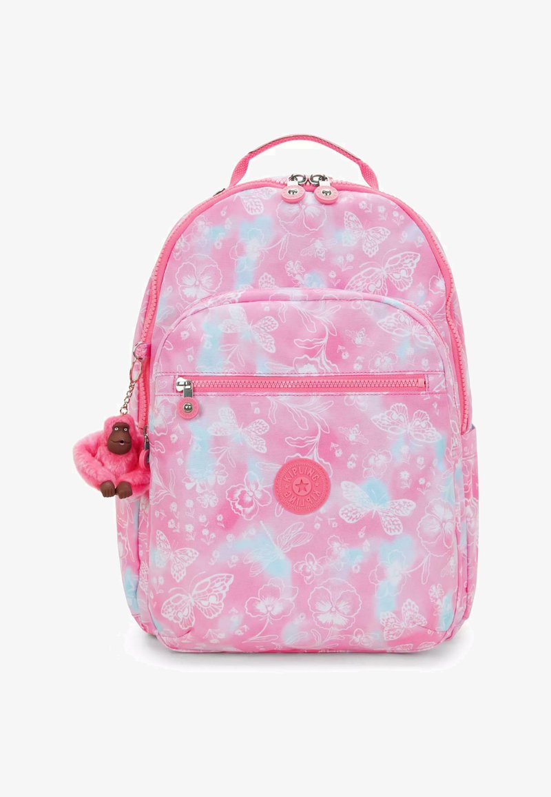 Rosa stof rygsæk med et blomster- og sommerfuglemønster, dobbelt lynlås, en frontlomme og en plysabe nøglering som tilbehør.