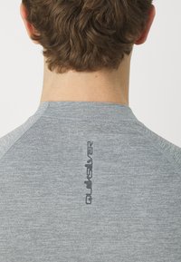 Quiksilver EVERYDAY UPF50 - Bluză anti-UV - grey