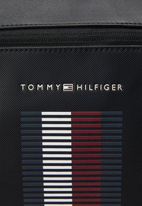 Tommy Hilfiger FOUNDATION DUFFLE - Sac week-end - black