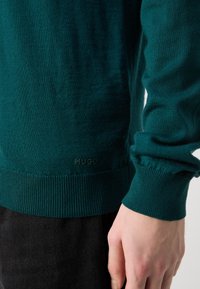 HUGO SAN CEDRIC - Džemperis - dark green