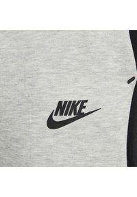 Thumbnail Image 7