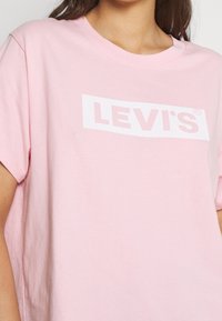 Levi's® Triko s potiskem - light pink