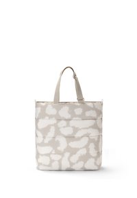 Geantă tote bej și albă, căptușită, cu model abstract, cu două mânere, inclusiv o curea de umăr ajustabilă, afișată pe un fundal alb.