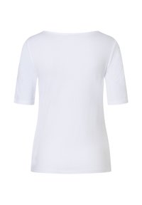 Weißes T-Shirt mit kurzen Ärmeln und rundem Ausschnitt. Aus Baumwolle gefertigt, mit einer glatten Textur und einem schlichten, unauffälligen Design.