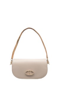 Borsa beige con una sottile tracolla marrone chiaro con texture e una fibbia ovale dorata con il numero 10 sulla patta frontale.