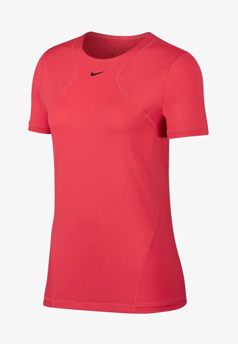 Camiseta deportiva roja de manga corta con logo Swoosh de Nike en negro en el pecho, cuello redondo y tejido que absorbe la humedad.