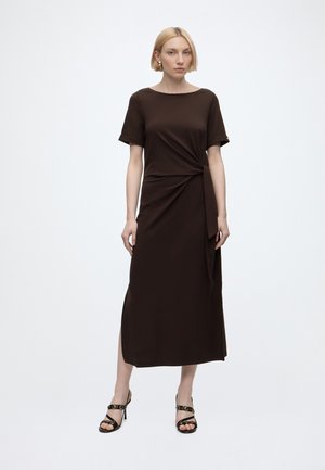 DKNY SHORT SLEEVE FRONT KNOB MIDI - Jerseykjole - chocolate plum