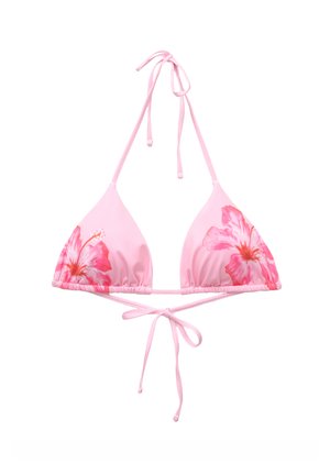 Haut de bikini rose en triangle avec des accents floraux ; fabriqué en tissu lisse, il possède des liens ajustables et une texture froncée sur le bas.