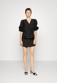 Kaffe KARINA WRAP BLOUSE - Blusa - black deep