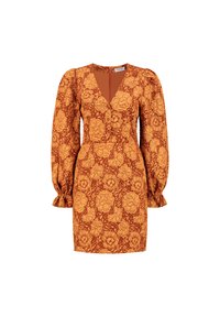 Ärmeloses Kleid mit tiefem V-Ausschnitt, das ein orangefarbenes Blumenmuster auf einem dunkleren Hintergrund zeigt, aus strukturiertem Stoff gefertigt und in einer figurschmeichelnden Silhouette.