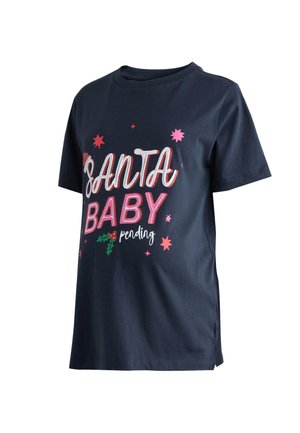 Donkerblauw katoenen T-shirt met opvallende, meerkleurige tekst "SANTA BABY pending", omringd door roze en groene sterren en hulstontwerp.