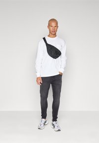 Only & Sons ONSFLY - Vaqueros pitillo - black denim
