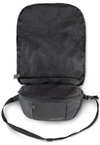 Schwarze Nylon-Tasche mit rundem Boden und einem Reißverschlussfach. Verfügt über einen langen Riemen und ein glattes Innenfutter.