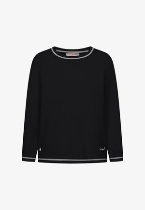 Zwarte sweatshirt met lange mouwen, grijze afwerking op de kraag, manchetten en zoom, met kleine witte geborduurde tekst nabij de rechteronderzijde.