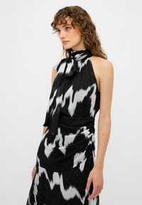 adL HALTER NECK - Vapaa-ajan mekko - printed black