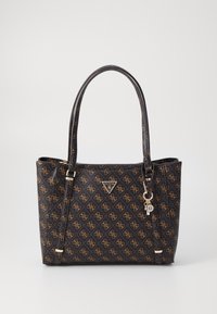 Borsa a mano nera strutturata realizzata in materiale sintetico, con un motivo logo su tutta la superficie in marrone, doppio manico e charm decorativo.