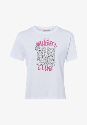 T-shirt bianca a maniche corte con schizzo nero di un cane e un gatto sorridente e testo rosa con scritto "Naughty Club" sul davanti.