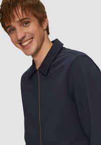 QS MIT EINGRIFFTASCHEN - Sweatjacke - tiefblau