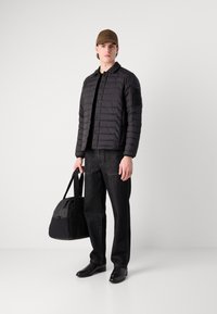 BOSS TARANIS - Lengva striukė - black