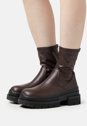 ONLY SHOES ONLBEATRIX - Gležnjače s platformom - dark brown