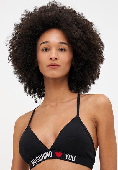 Melna kokvilnas bralette ar trīsstūra formu, šaurām regulējamām siksniņām un logo jostu ar uzrakstu "MOSCHINO ❤️ YOU" kontrastējošās krāsās.