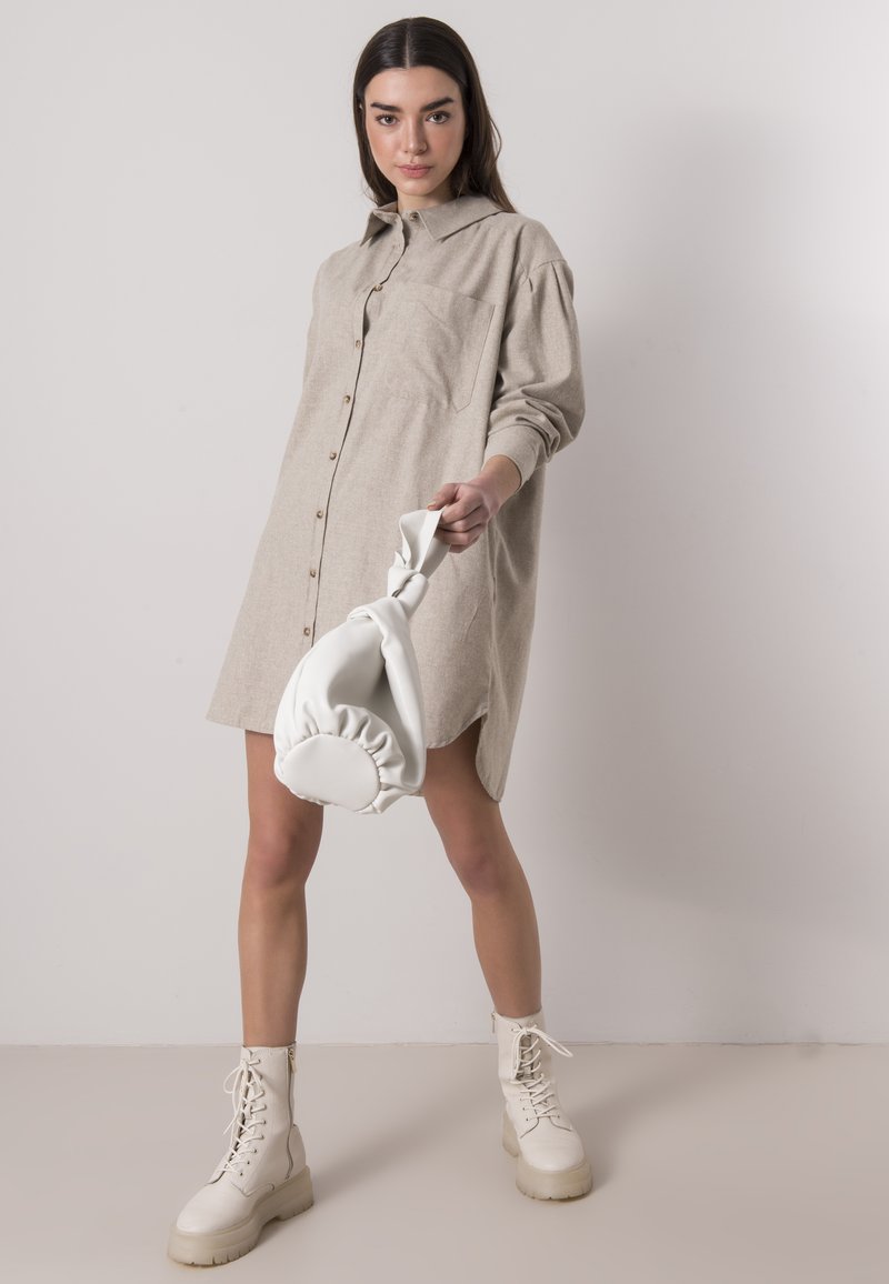 Damen Freizeitkleider | BSL Blusenkleid taupe - NZ06699 Damen Freizeitkleider | BSL Blusenkleid taupe - NZ06699