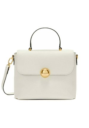 Borsa a mano in pelle bianca con manico superiore, chiusura circolare dorata e tracolla staccabile con accessori metallici dorati.