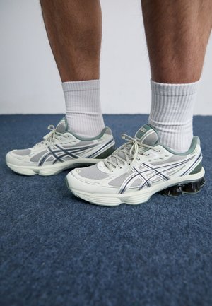 GEL KINETIC FLUENT UNISEX - Sneakersy niskie