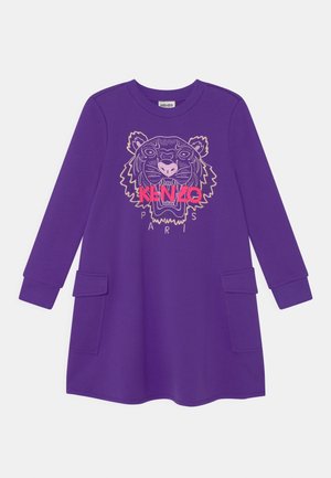 Lilla sweatshirtkjole lavet af bomuld. Har et tiger grafik i sort og pink med "KENZO PARIS" tekst. Lange ærmer og to foran lommer.