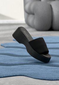 Δεν επιλέχθηκε, open black