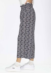 Seaside SANKT CLAUD  - Broek - navy flower