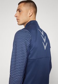 Callaway HIGH GAUGE VEST - Strukirani kaput - dark blue