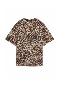 Camiseta de estampado de leopardo, con un corte suelto, mangas cortas y una tela de punto suave. El patrón incluye tonos de marrón y negro sobre un fondo beige.