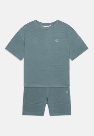 OTTOMAN SET - Shorts - trooper