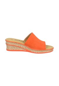 Oranje suède wedge slide sandalen met een open teen, textuur beige middenzool en een rubberen buitenzool met een decoratief patroon.