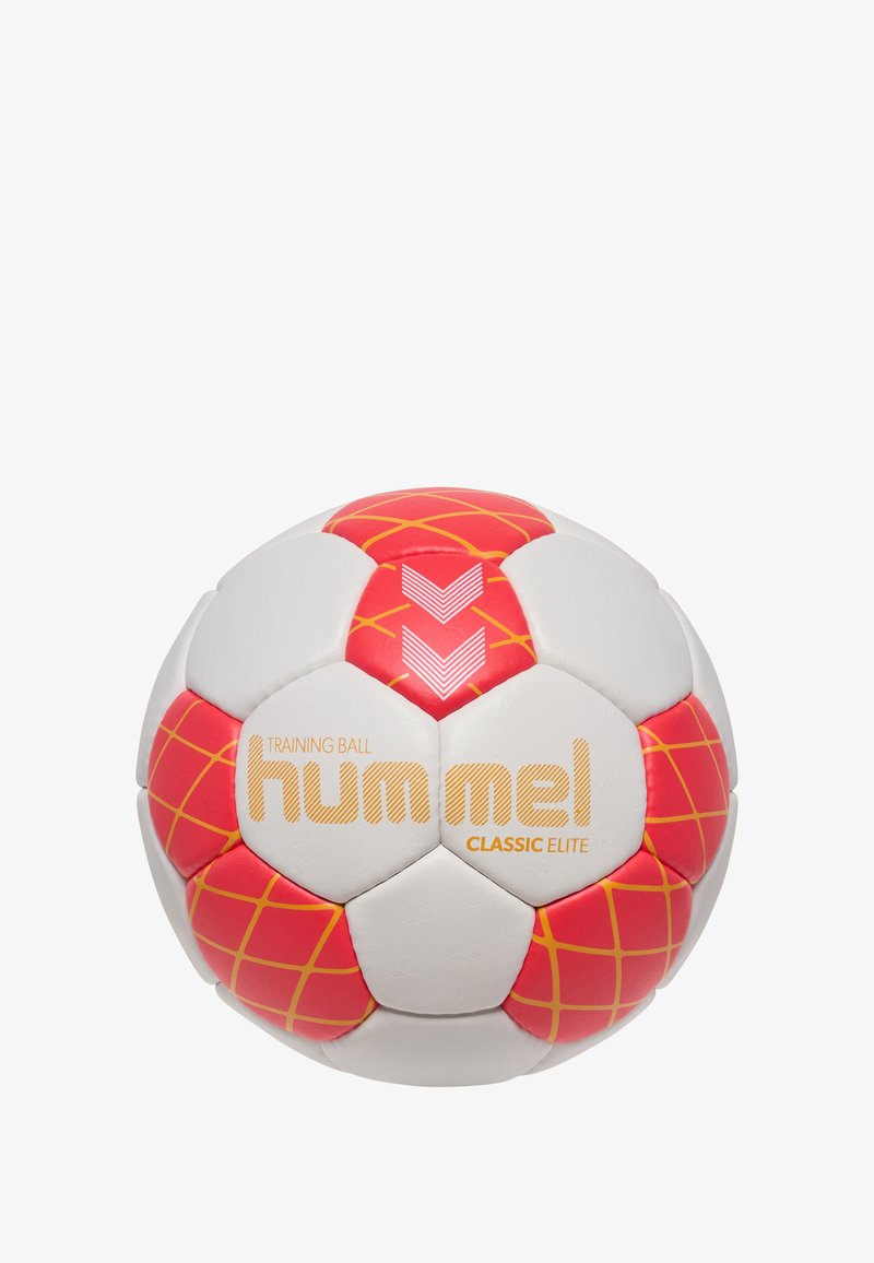 Träningsboll med vita paneler och röda accenter. Har ett diamantmönster och en logo tryckt i guld. Rund form och texturerad yta.